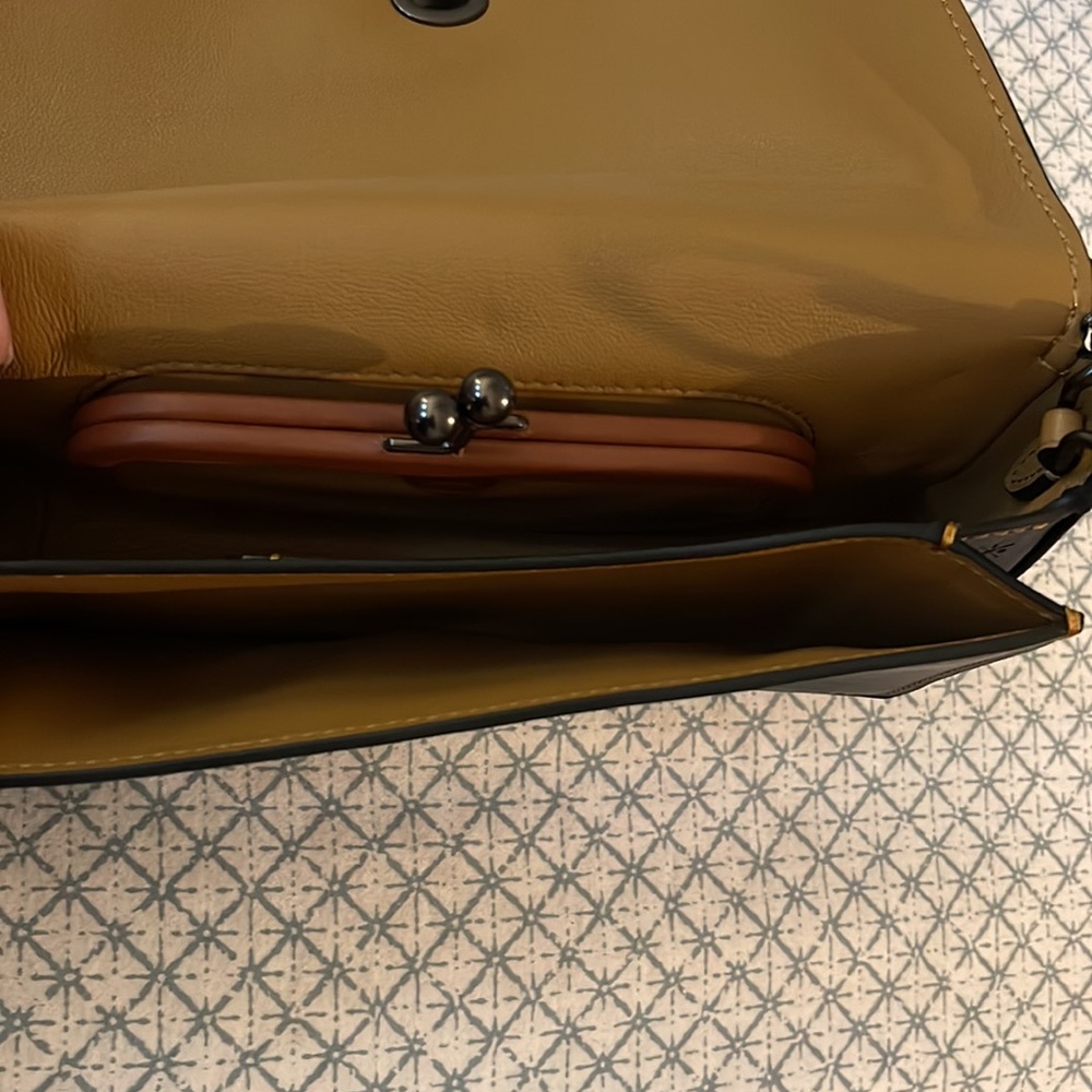 Coach purse - Picture 7 of 7